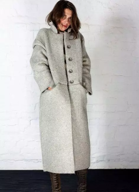 Abrigo de lana (75 fotos): Comentarios sobre la capa de valb femenino, sin forro, de Italia, abrigo de moda 595_39