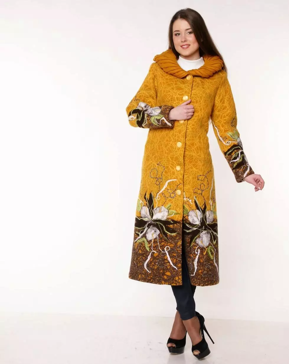 Abrigo de lana (75 fotos): Comentarios sobre la capa de valb femenino, sin forro, de Italia, abrigo de moda 595_40