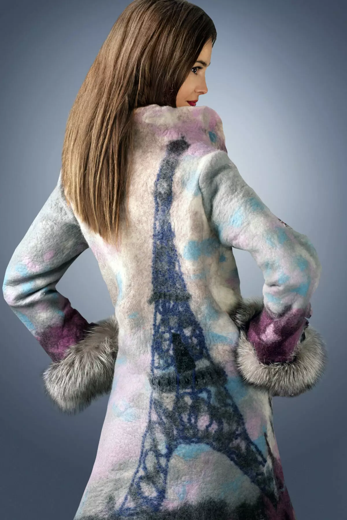 Abrigo de lana (75 fotos): Comentarios sobre la capa de valb femenino, sin forro, de Italia, abrigo de moda 595_44