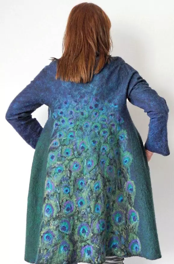 Abrigo de lana (75 fotos): Comentarios sobre la capa de valb femenino, sin forro, de Italia, abrigo de moda 595_50