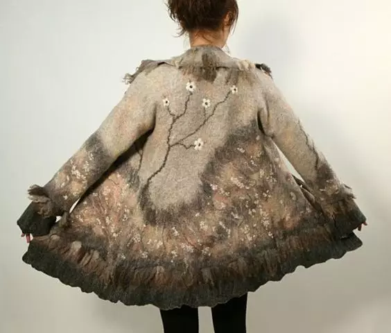 Abrigo de lana (75 fotos): Comentarios sobre la capa de valb femenino, sin forro, de Italia, abrigo de moda 595_6