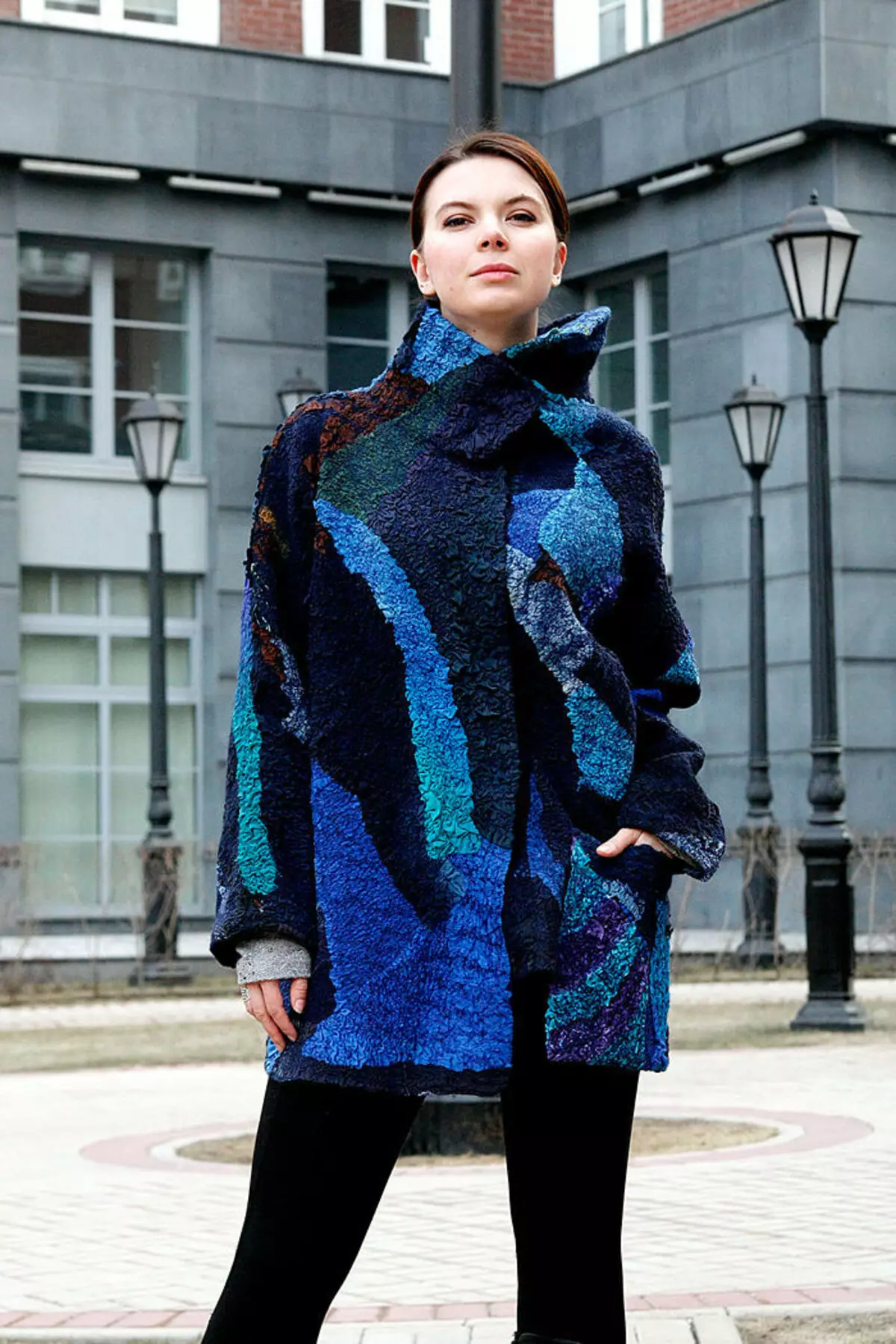 Abrigo de lana (75 fotos): Comentarios sobre la capa de valb femenino, sin forro, de Italia, abrigo de moda 595_61