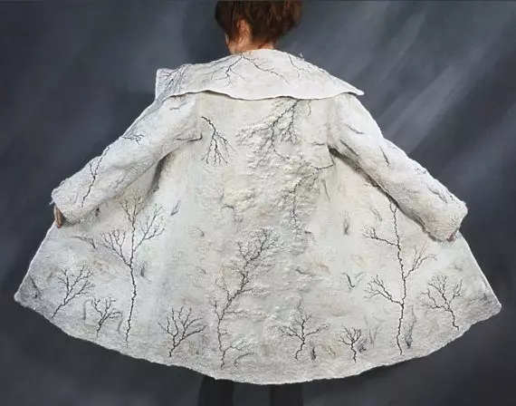 Abrigo de lana (75 fotos): Comentarios sobre la capa de valb femenino, sin forro, de Italia, abrigo de moda 595_7