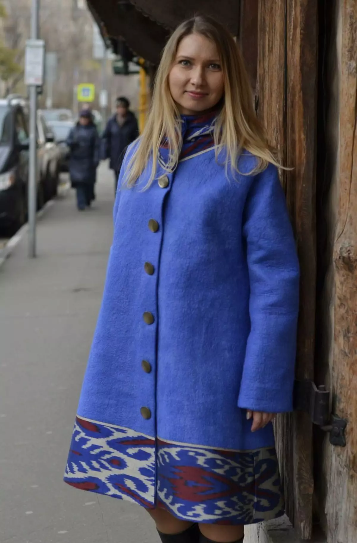 Capa de la (75 fotos): comentarios sobre a capa valb feminina, sen forro, de Italia, abrigo de moda 595_73