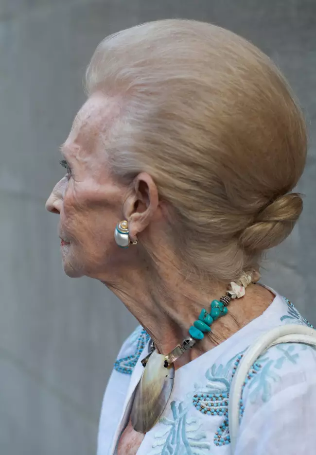 60歲女性的理髮（60張）：年輕人的髮型。女性髮型為老年女士短，中長發 5962_12