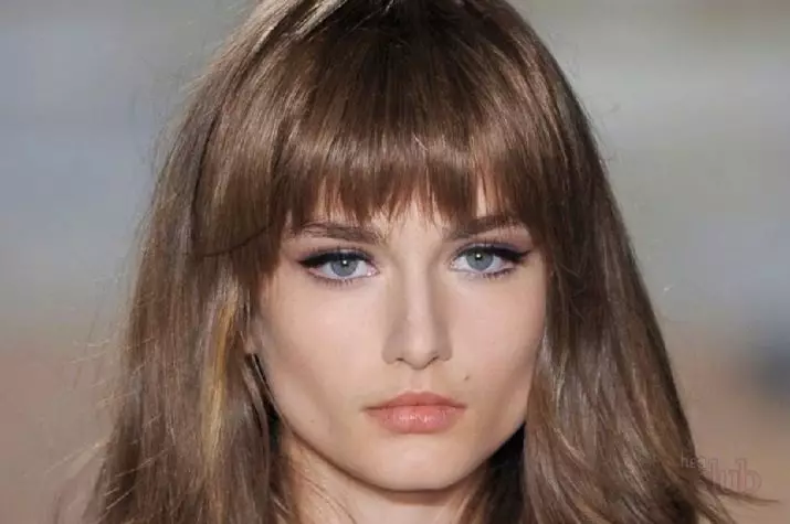 An elongated bangs (53 photos): features a straight bang with elongation on the edges, how to make bangs with elongated strands on long hair? 5964_2