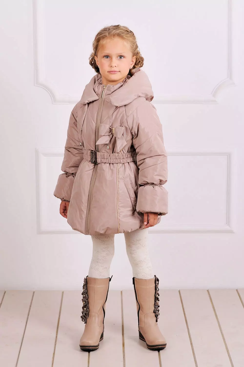어린이 코트 (102 장의 사진) : 모직, 핀란드어, Zara, Downed, Dolce Gabbana, Shingry 훈련, 레드, 상어 코트, 시장 596_27