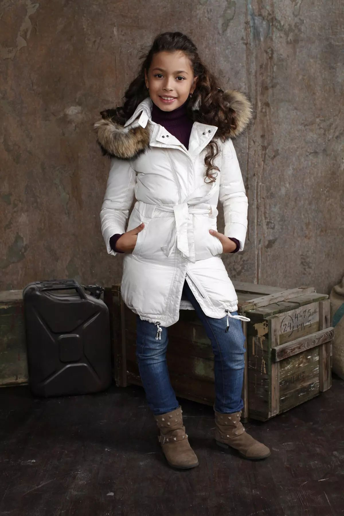 어린이 코트 (102 장의 사진) : 모직, 핀란드어, Zara, Downed, Dolce Gabbana, Shingry 훈련, 레드, 상어 코트, 시장 596_34
