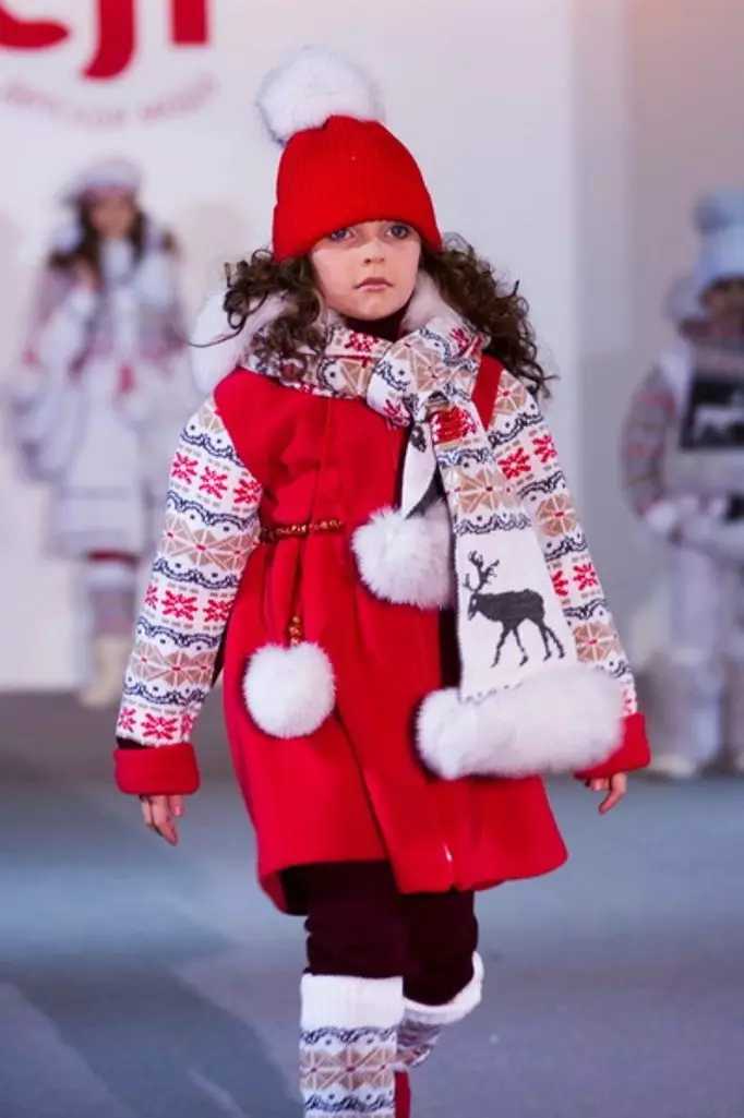 어린이 코트 (102 장의 사진) : 모직, 핀란드어, Zara, Downed, Dolce Gabbana, Shingry 훈련, 레드, 상어 코트, 시장 596_40