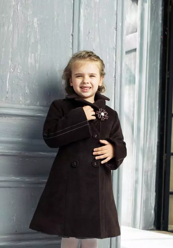 어린이 코트 (102 장의 사진) : 모직, 핀란드어, Zara, Downed, Dolce Gabbana, Shingry 훈련, 레드, 상어 코트, 시장 596_43