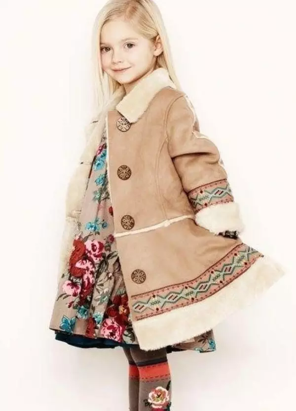 어린이 코트 (102 장의 사진) : 모직, 핀란드어, Zara, Downed, Dolce Gabbana, Shingry 훈련, 레드, 상어 코트, 시장 596_49