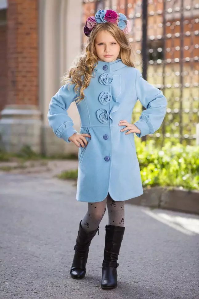 어린이 코트 (102 장의 사진) : 모직, 핀란드어, Zara, Downed, Dolce Gabbana, Shingry 훈련, 레드, 상어 코트, 시장 596_75