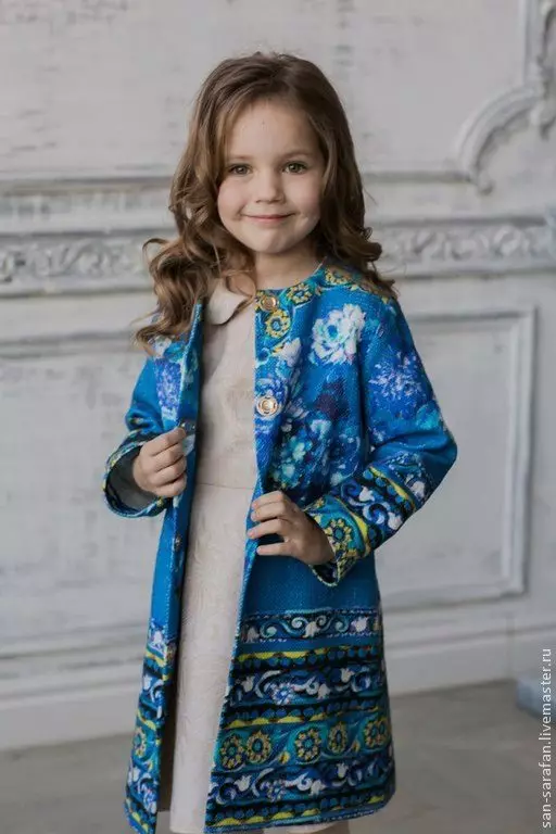 어린이 코트 (102 장의 사진) : 모직, 핀란드어, Zara, Downed, Dolce Gabbana, Shingry 훈련, 레드, 상어 코트, 시장 596_87