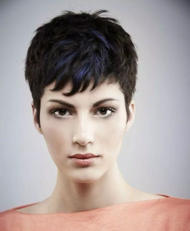 Haircut Garson (57 bilder): Kvinner frisyrer for middels, lang og kort hår, utvidede alternativer for kvinner 5989_43