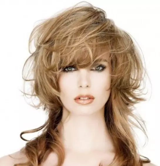 Стрижка «аврора» на довге волосся (24 фото): чи йде зачіска дівчатам з хвилястим волоссям? тонкощі укладання 5997_13