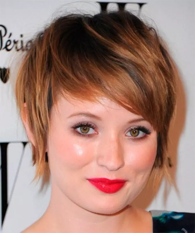 Pixie haircut for complete women (35 photos): Features Hairstyles for girls with a full figure. Is there a haircut for women with short hair? 6002_10