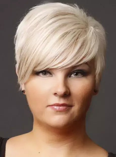 Pixie haircut for complete women (35 photos): Features Hairstyles for girls with a full figure. Is there a haircut for women with short hair? 6002_27
