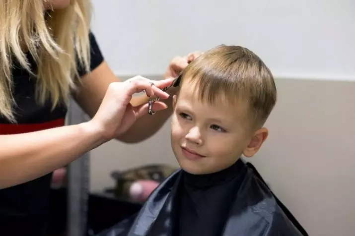 Haircuts Hallef-Fuuss fir Jongen (39 Fotoen): Frisuren fir Teenager, Puppelchen Hoeraarmen fir 5 an 10 Joer 6005_18