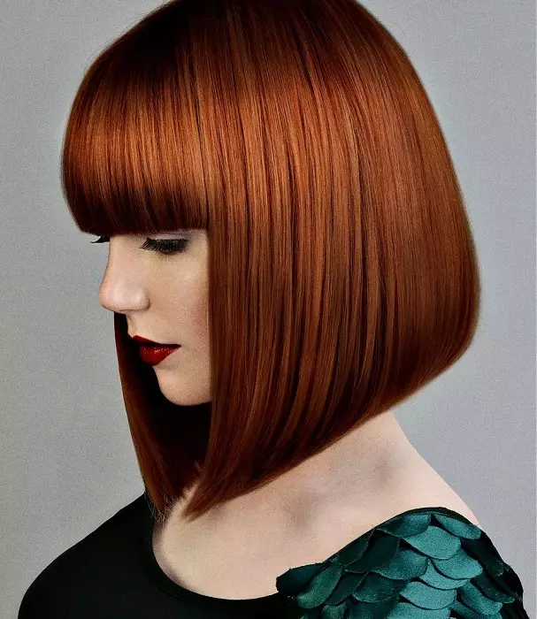 موهای مو روی موهای قرمز (55 عکس): مدل مو در طول میانی مو از رنگ مس قرمز با انفجار، یک کارا، پیکسی یا باب را انتخاب کنید 6006_33