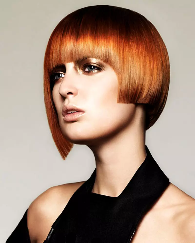 Cortes de pelo en cabelo vermello (55 fotos): peiteados na lonxitude media do cabelo de cor vermella de cobre con golpes, elixe un kara, pixie ou bob 6006_41