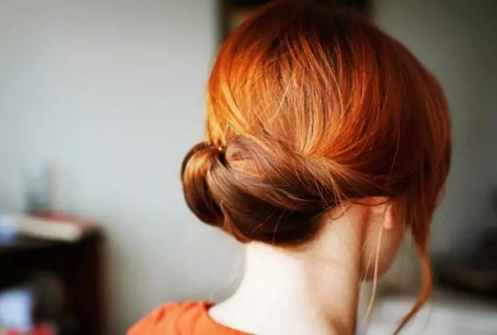Fryzury na czerwone włosy (55 zdjęć): fryzury na środkowej długości włosów koloru miedzianego z grzywką, wybierz Kara, Pixie lub Bob 6006_54