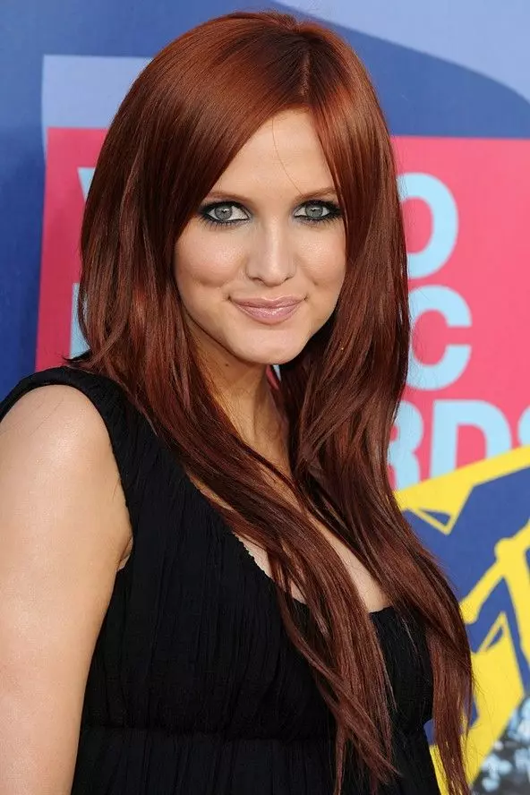 红头发的发型（55张照片）：发型在铜红色的头发中的发型与刘海，选择卡拉，小精灵或鲍勃 6006_7