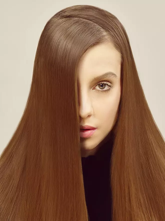 حلاقة الشعر لموجه ممدود (65 صورة): ما تصفيفة الشعر للفتيات مع الجبين العالي وشعر رقيق مناسب، أمثلة قبل وبعد 6012_49