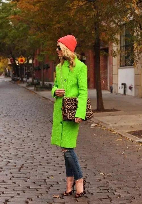 녹색 코트 (122 장의 사진)를 착용하는 것 : 진한 녹색, 어떤 스카프가 적합 할 것, 가방, 부속품, 영어 칼라가있는 코트 601_101
