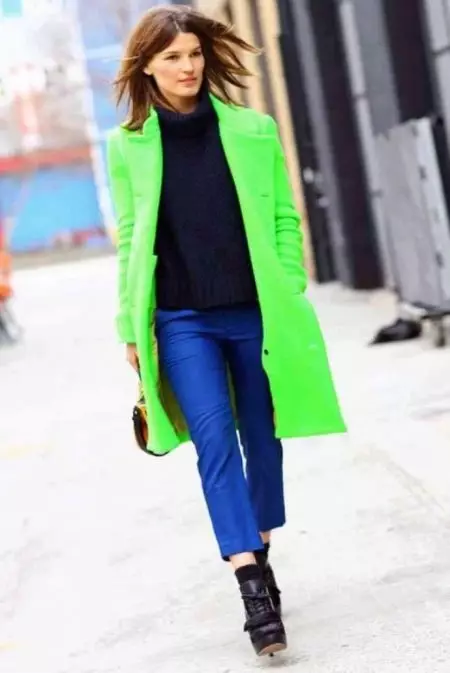 녹색 코트 (122 장의 사진)를 착용하는 것 : 진한 녹색, 어떤 스카프가 적합 할 것, 가방, 부속품, 영어 칼라가있는 코트 601_122