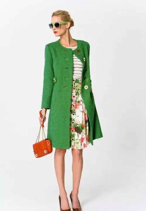 녹색 코트 (122 장의 사진)를 착용하는 것 : 진한 녹색, 어떤 스카프가 적합 할 것, 가방, 부속품, 영어 칼라가있는 코트 601_51
