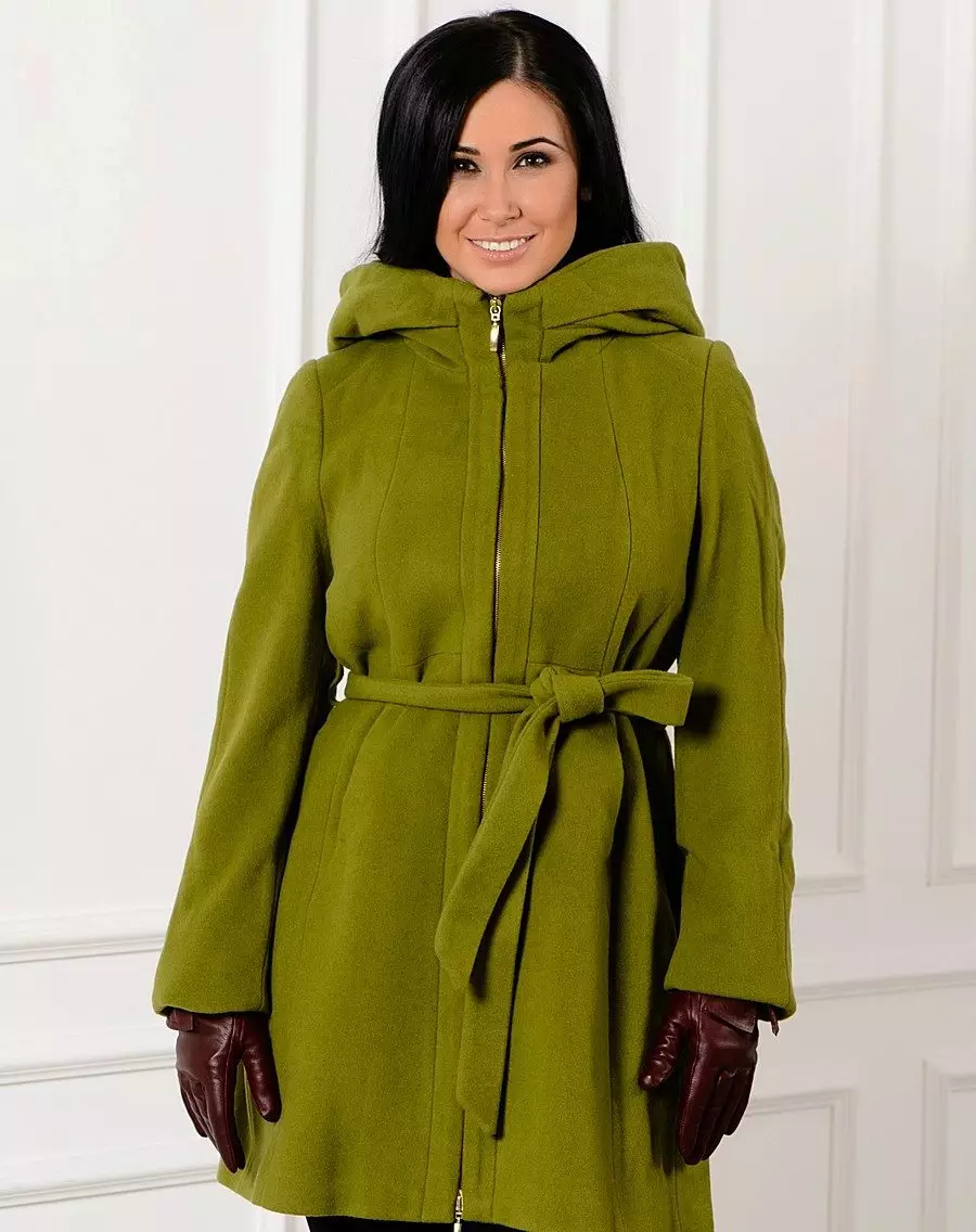 Ano ang Magsuot ng Green Coat (122 mga larawan): Madilim na berde, anong scarf ang magkasya, bag, accessories, amerikana na may Ingles na kwelyo 601_61