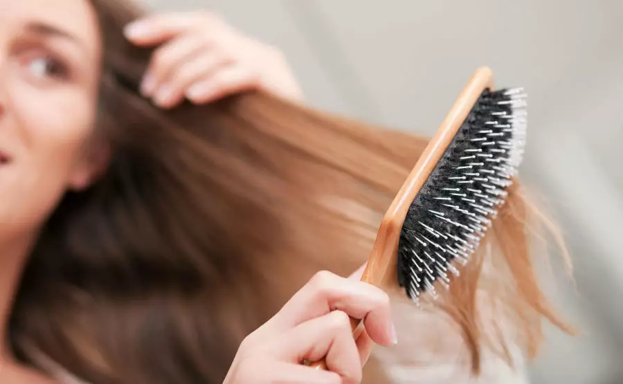 Hair növekedési lotion: Hogyan válasszunk ki egy jó aktivátor krémet, hogy ösztönözze az új haj növekedését és erősödését? Hogyan kell használni otthon? 6025_5