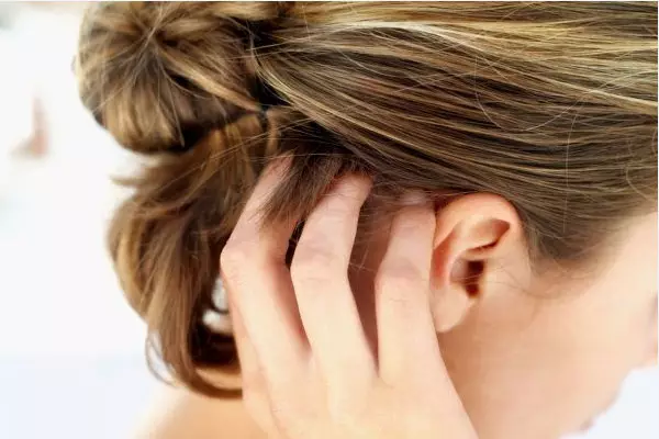 Средства за раст косе Алерана: Карактеристике, предности и недостаци стимуланса. Како користити серум? 6028_21