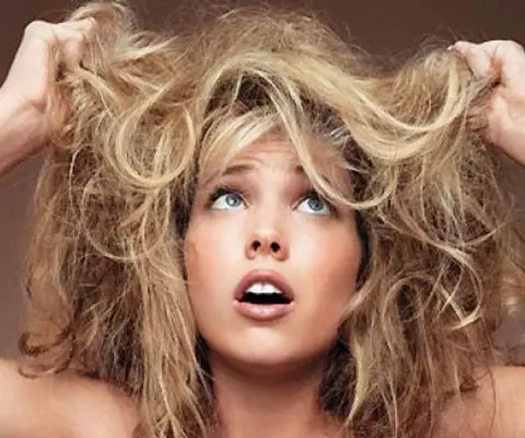 Shampoo Magic Keratin: Características dos meios confusos, efeito de cabelo de queratina da marca de profissionais kapous, meninas 6059_13