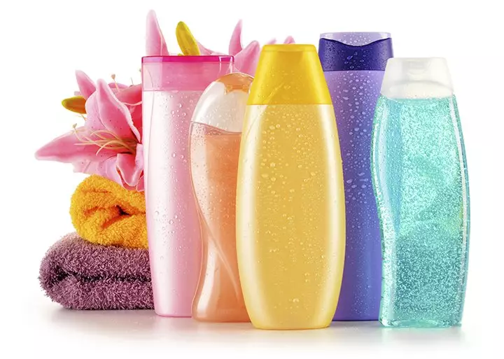 Hoer riicht Shampoing: Iwwerpréiwung vu professionelle glat Shampoos fir Klammen Hoer 6069_16