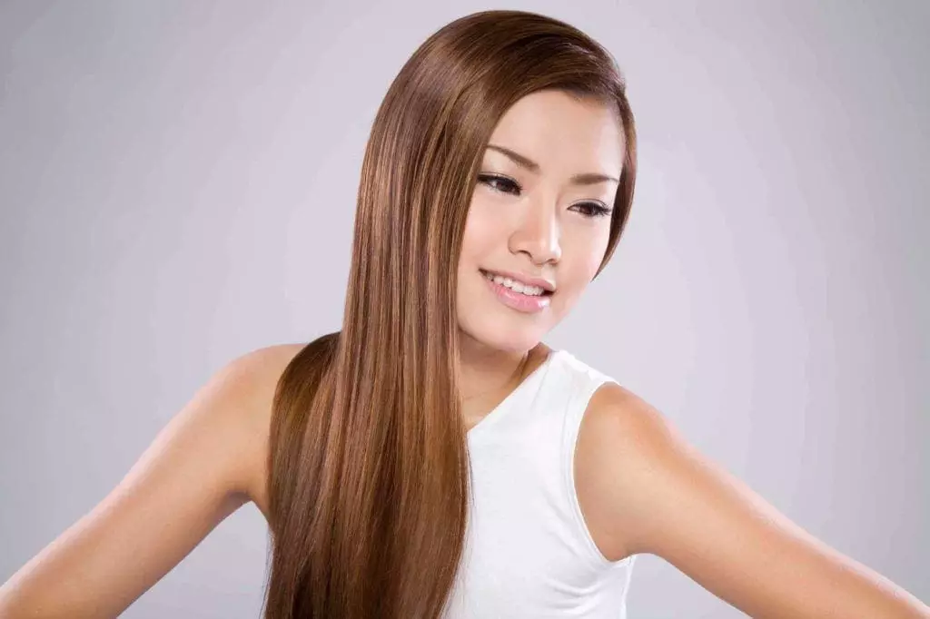 Rambut lempeng shampoo: Review of Profesional ngaleupaskeun shampoos pikeun naék rambut 6069_7