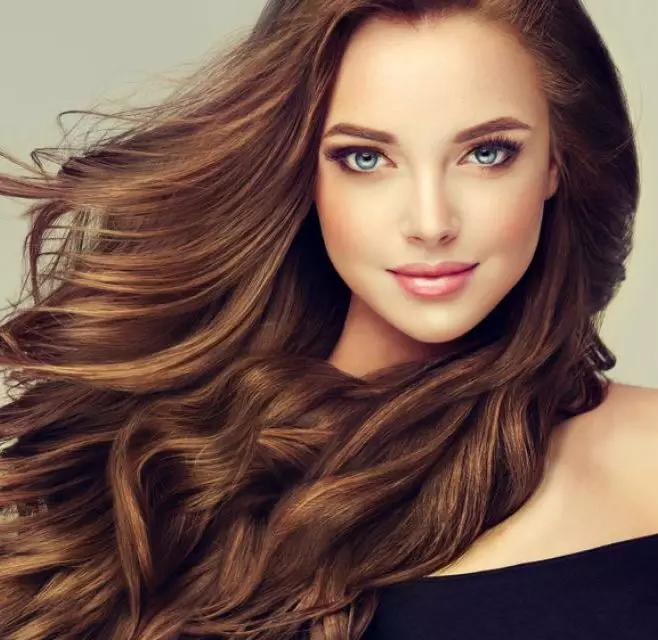 Zawv plaub hau Keratin Keratin: Nta thiab qhov tsis zoo ntawm cov plaub hau tsuaj zawv plaub hau ntiaj teb Keratin, xaiv cov lus qhia thiab tshuaj xyuas 6074_15