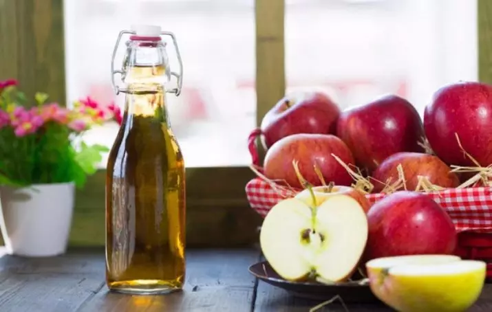 Cuka Apple pikeun rambut: rinsing sareng resep masker, kauntungan sareng cilaka cilaka cilaka kanggo rambut, ulasan 6085_9