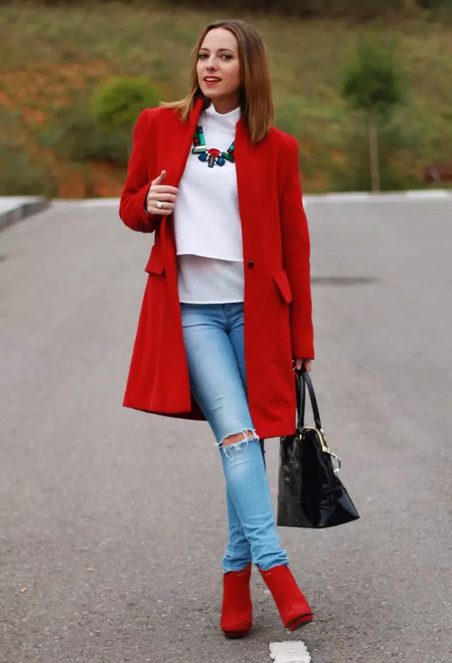Co nosit červený kabát (77 fotek): krátký, v kleci, s šátkem, obrazy s červeným kabátem, s kloboukem, trendy 2021 608_3