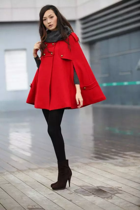 Hva å ha på seg en rød jakke (77 bilder): kort, i et bur, med et skjerf, bilder med en rød jakke, med en lue, trendy 2021 608_66