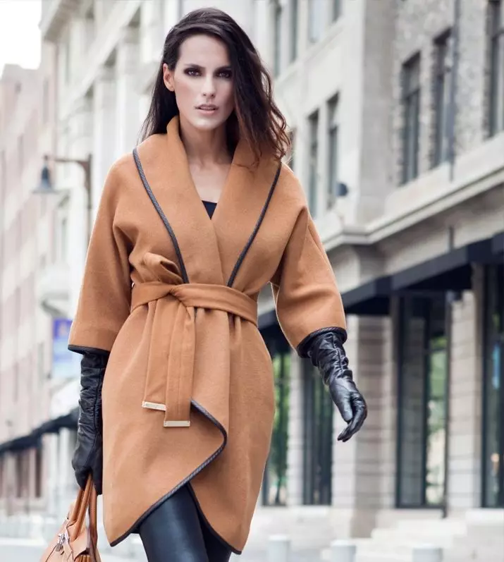 여성 드랩 코트 (112 사진) : 대형 크기, 모피, 검정, 후드, 드레이프에서 코트를 착용 한 것과 함께 씻는 방법 610_24