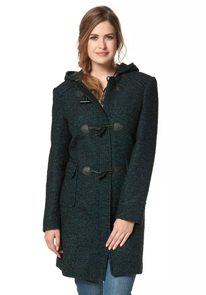 معطف الإناث Drap (112 صورة): أحجام كبيرة، وكيفية غسلها، مع الفراء، أسود، مقنع، مع ما يرتدي معطف من الستارة 610_29