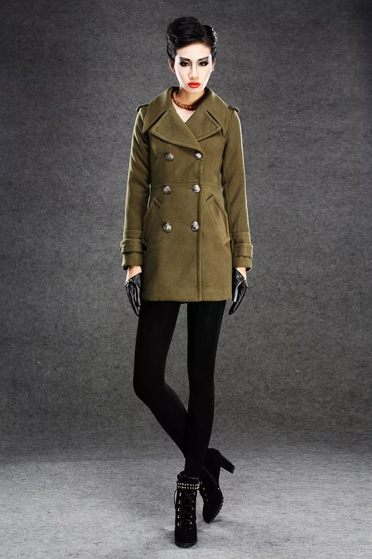 여성 드랩 코트 (112 사진) : 대형 크기, 모피, 검정, 후드, 드레이프에서 코트를 착용 한 것과 함께 씻는 방법 610_48