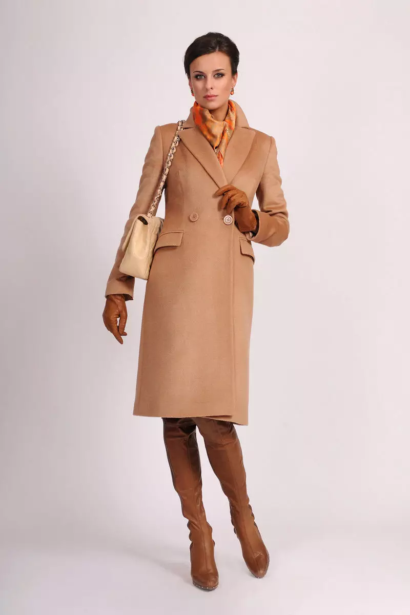 여성 드랩 코트 (112 사진) : 대형 크기, 모피, 검정, 후드, 드레이프에서 코트를 착용 한 것과 함께 씻는 방법 610_50