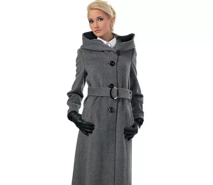 Ženska Drap Coat (112 fotografij): Velike velikosti, kako umivati, s krznom, črno, s kapuco, s tem, kar nosi plašč od plašča 610_6