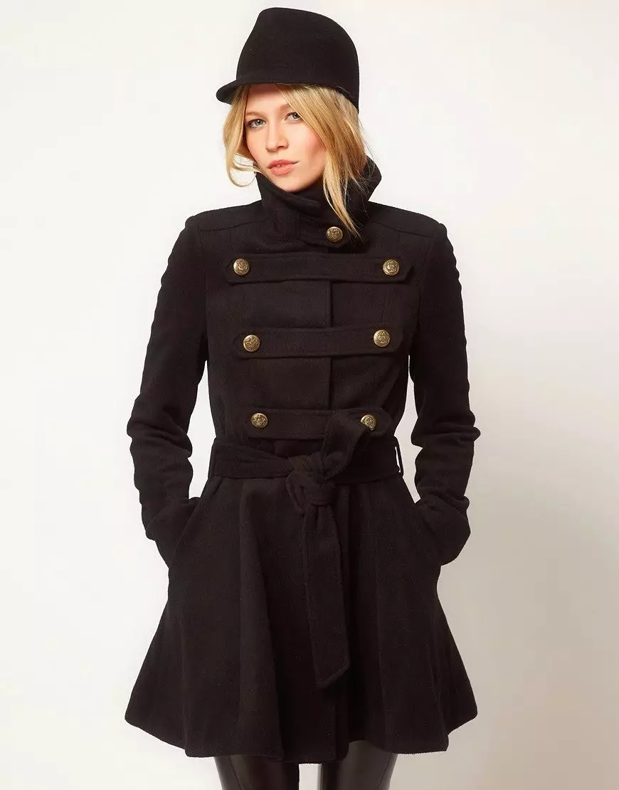Női drap kabát (112 fotók): nagy méretek, hogyan kell mosni, szőrme, fekete, kapucnis, ami visel egy kabátot a drapéból 610_74