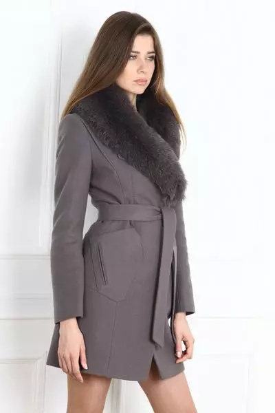 여성 드랩 코트 (112 사진) : 대형 크기, 모피, 검정, 후드, 드레이프에서 코트를 착용 한 것과 함께 씻는 방법 610_82