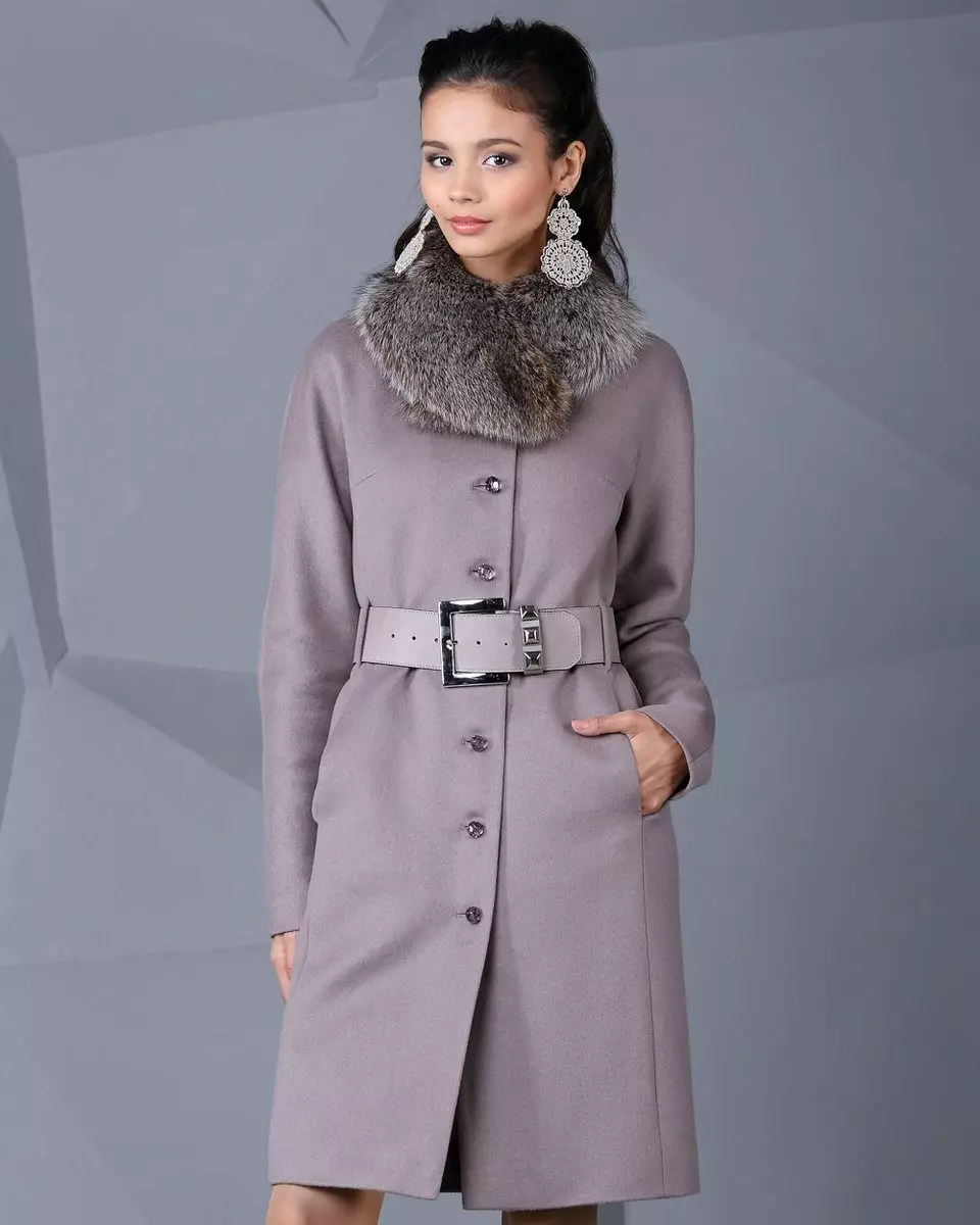 여성 드랩 코트 (112 사진) : 대형 크기, 모피, 검정, 후드, 드레이프에서 코트를 착용 한 것과 함께 씻는 방법 610_95