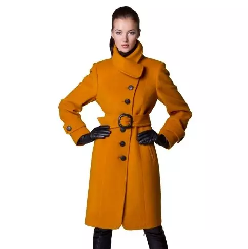 معطف الإناث Drap (112 صورة): أحجام كبيرة، وكيفية غسلها، مع الفراء، أسود، مقنع، مع ما يرتدي معطف من الستارة 610_97