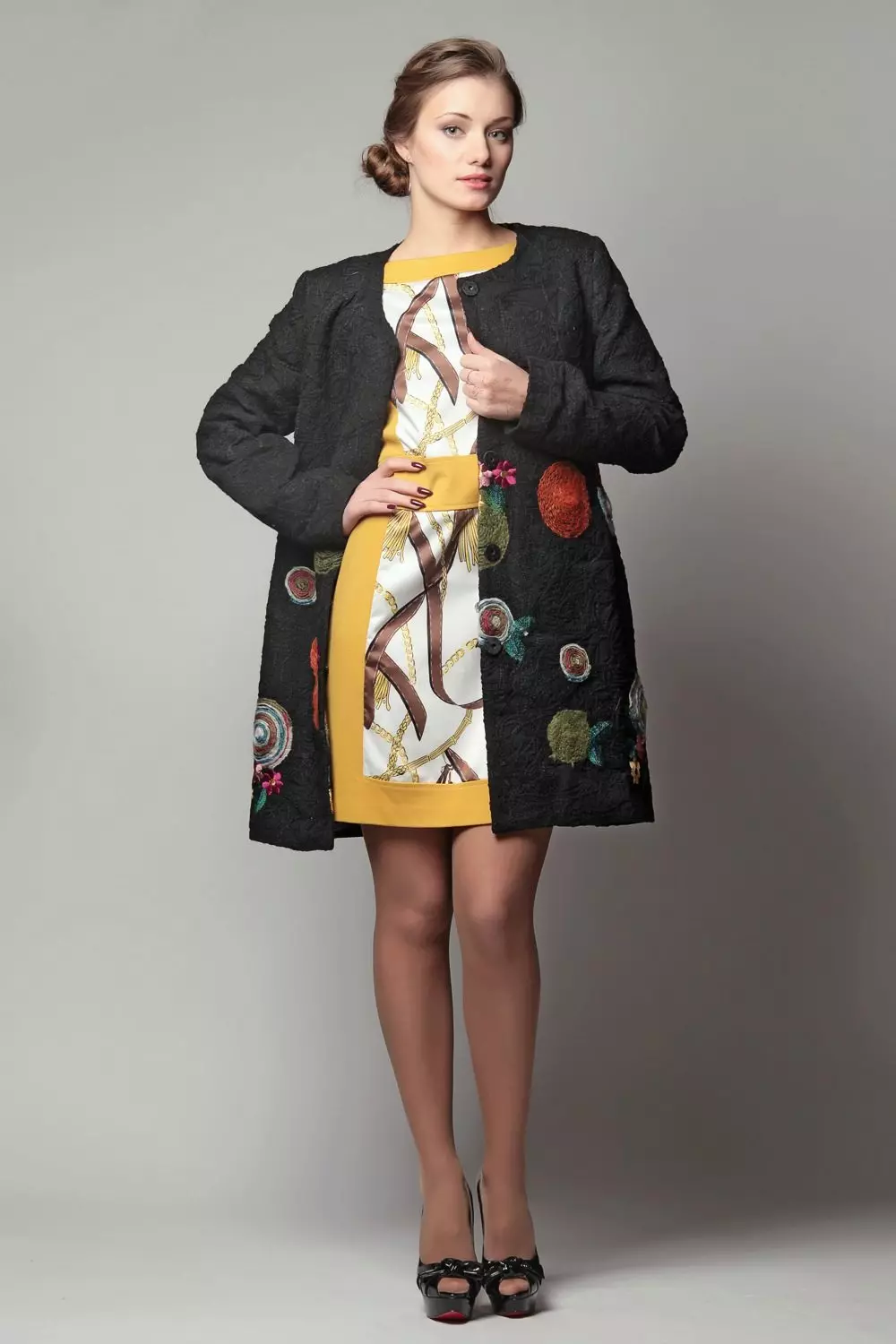 Kvinde Sort Coat (172 billeder): Lang, kort, hættetrang, sort / hvid, lige, læder ærmer, pasform, læder 611_108
